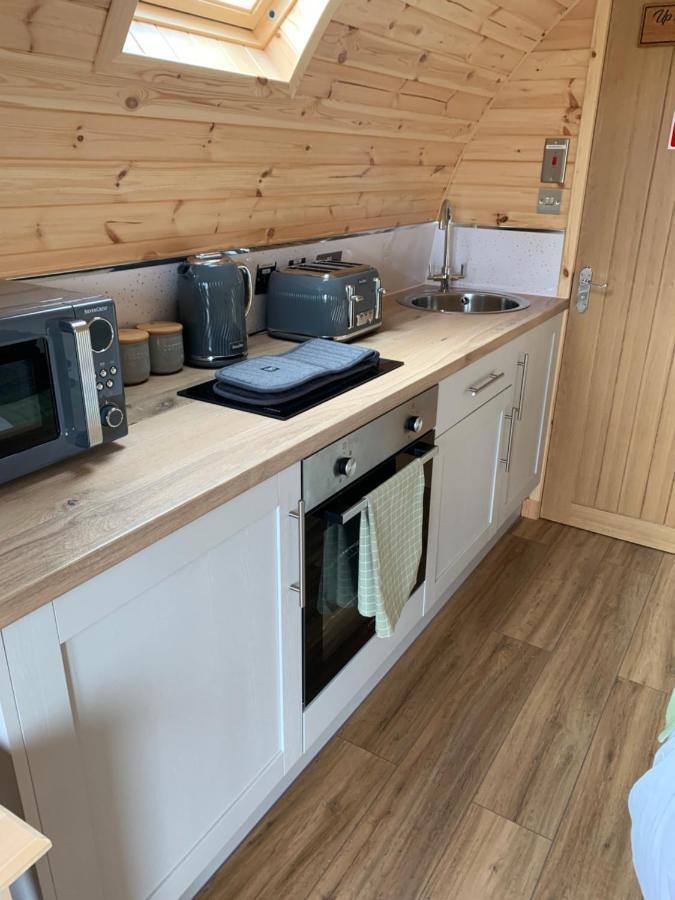 Villa Loch An Eilean Pod Isle Of South Uist Pollachara Esterno foto