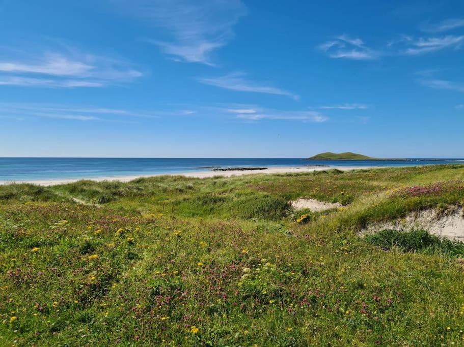 Villa Loch An Eilean Pod Isle Of South Uist Pollachara Esterno foto