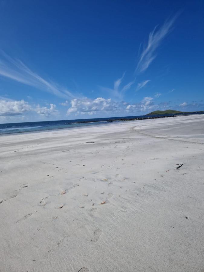 Villa Loch An Eilean Pod Isle Of South Uist Pollachara Esterno foto