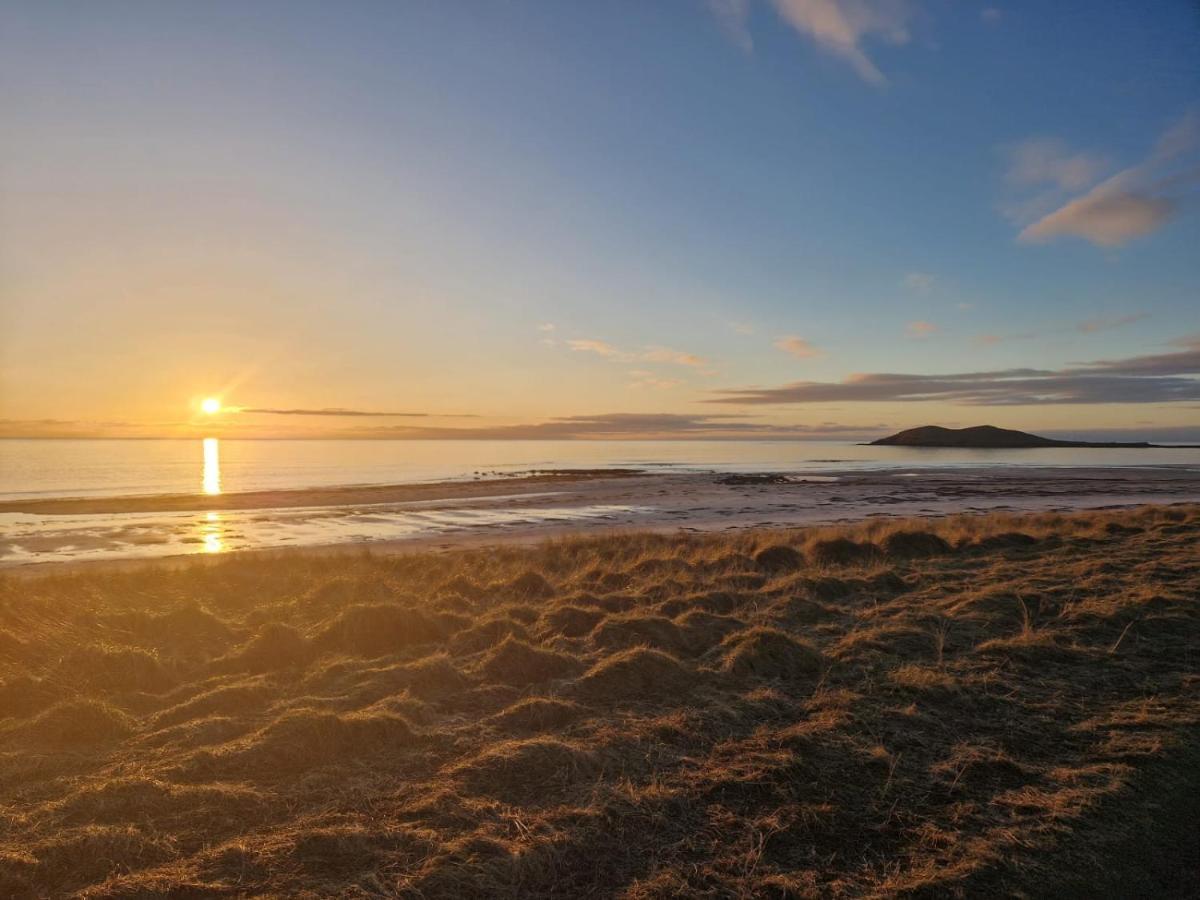 Villa Loch An Eilean Pod Isle Of South Uist Pollachara Esterno foto